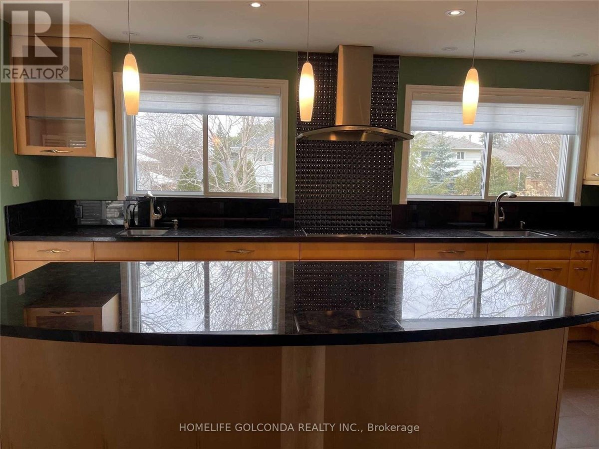24 MEADOWGLADE CRESCENT - Photo 7
