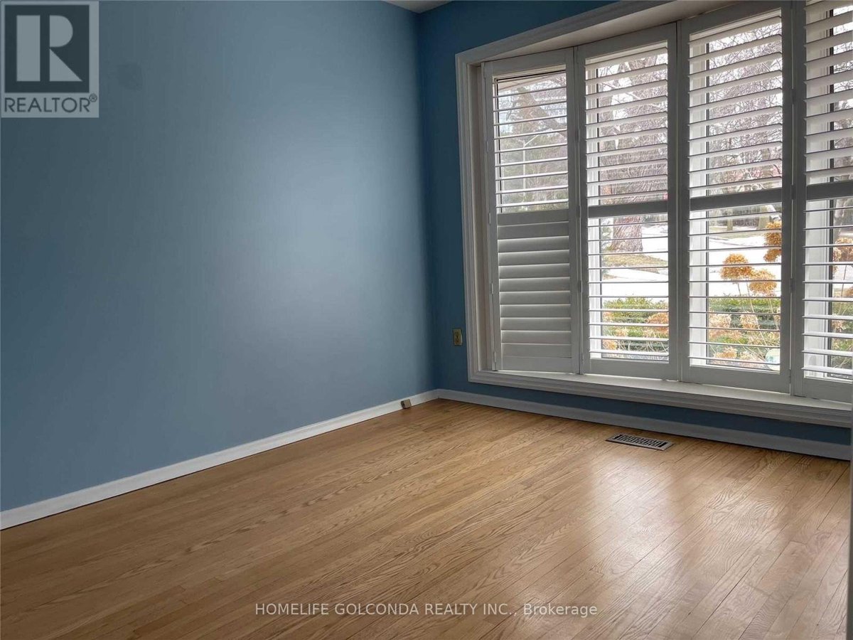24 MEADOWGLADE CRESCENT - Photo 9