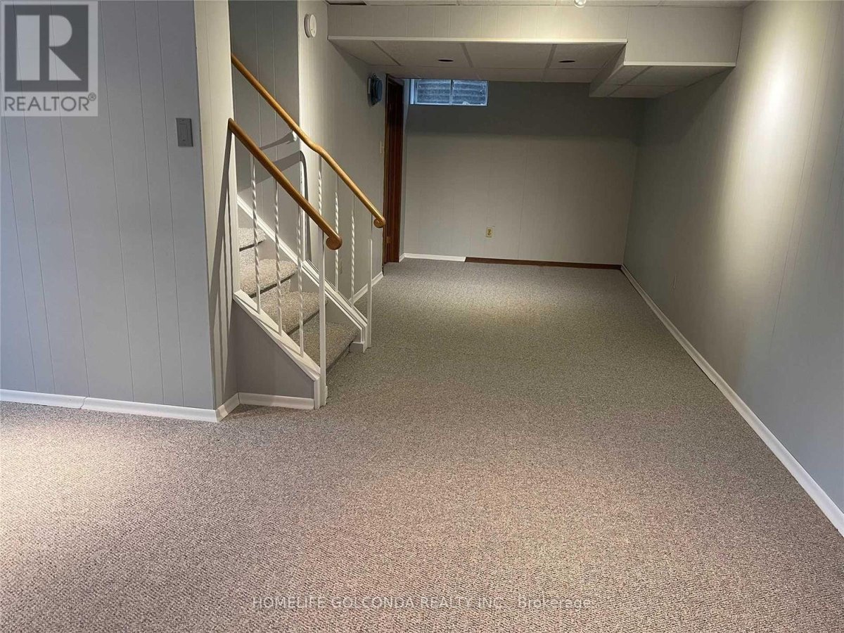 24 MEADOWGLADE CRESCENT - Photo 13