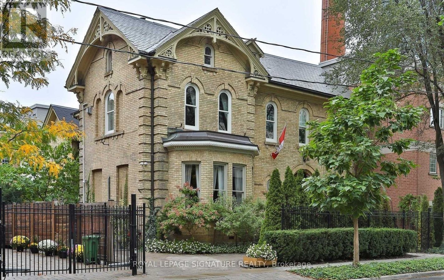 4 WELLESLEY PLACE - Photo 2
