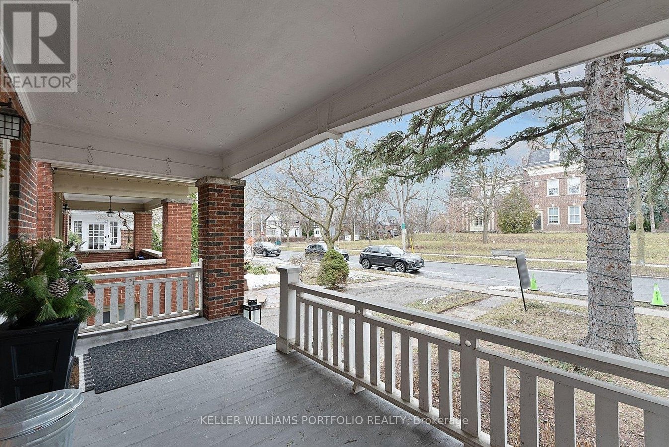 145 GLENGROVE AVENUE W - Photo 5