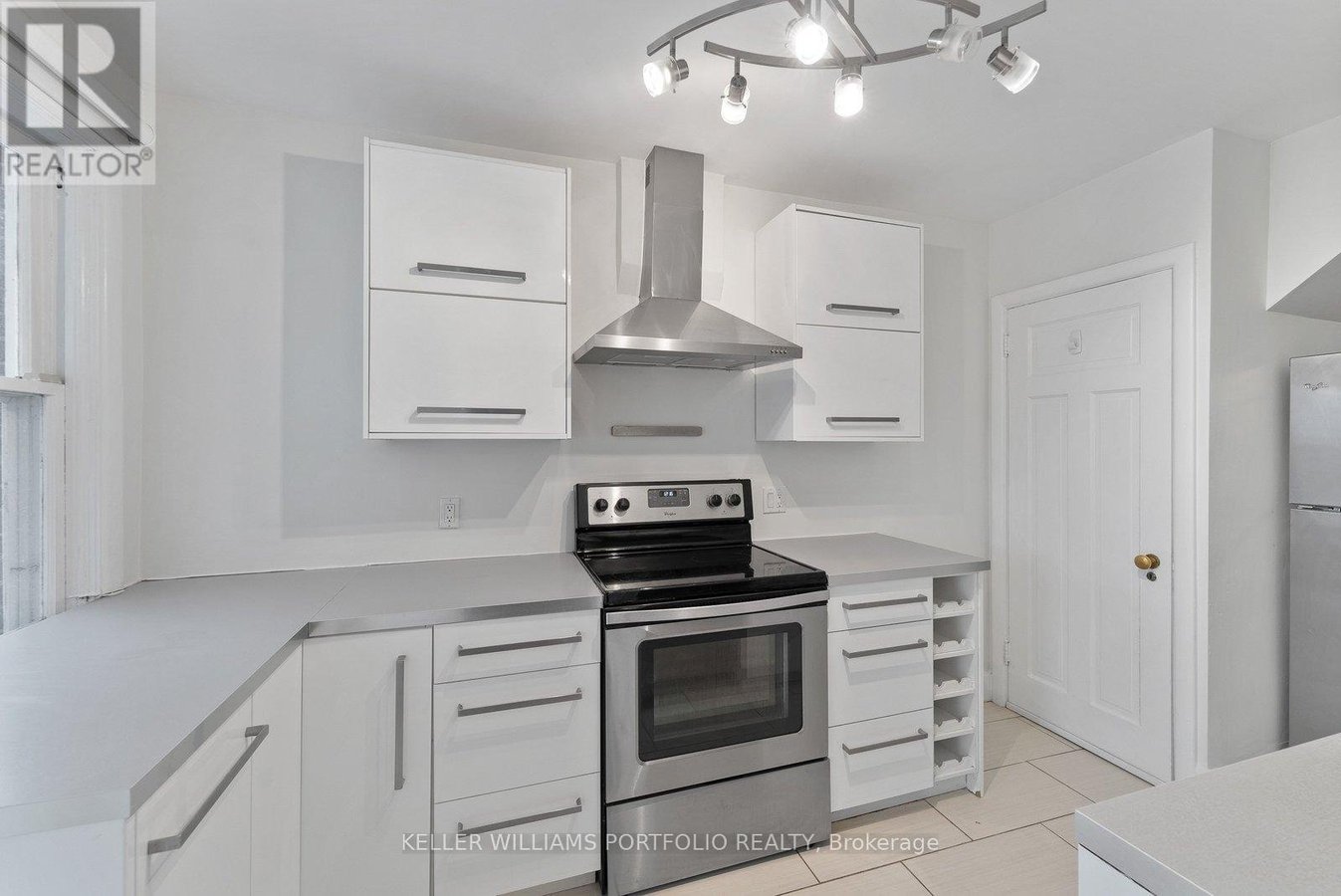 145 GLENGROVE AVENUE W - Photo 17