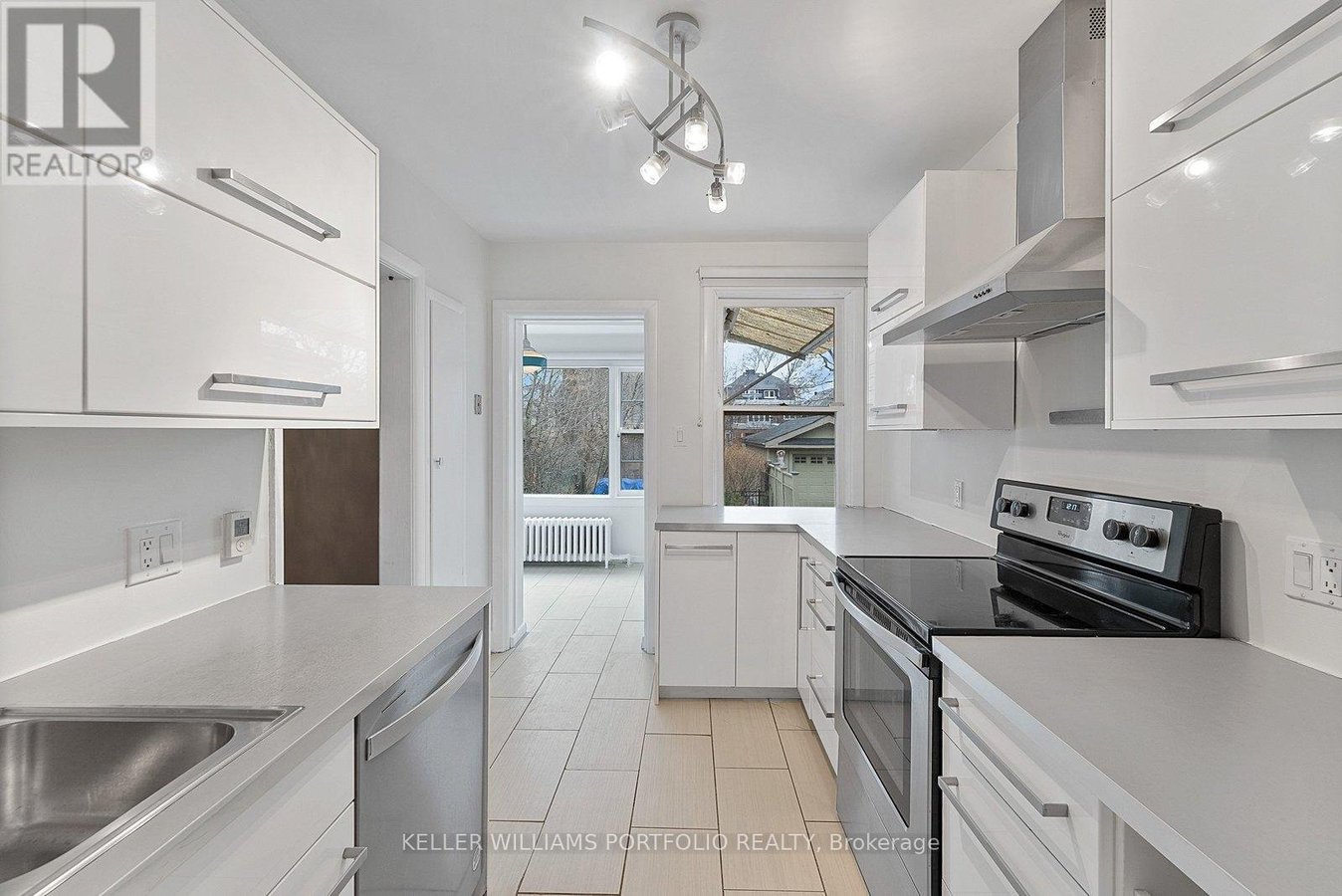 145 GLENGROVE AVENUE W - Photo 19