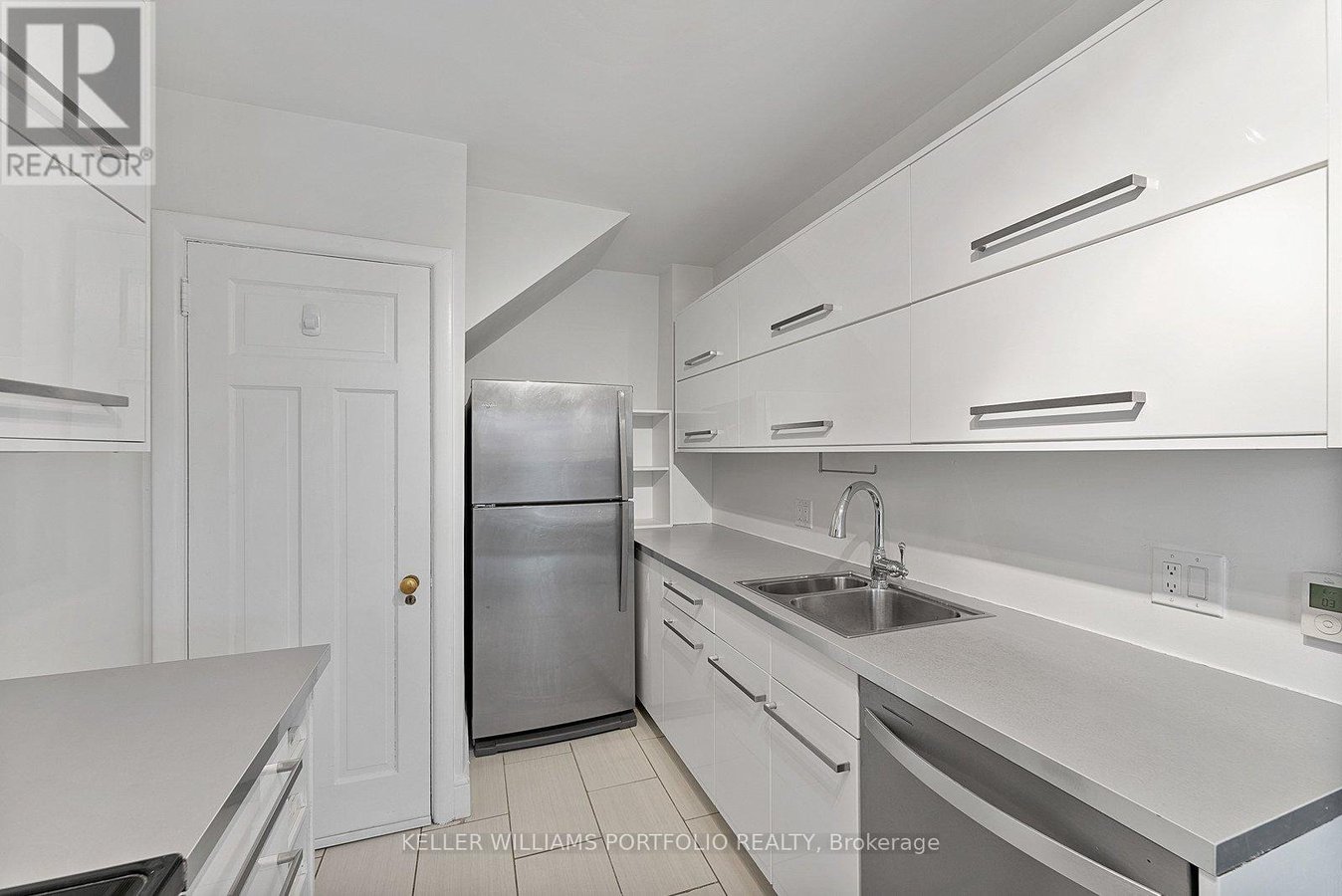 145 GLENGROVE AVENUE W - Photo 20