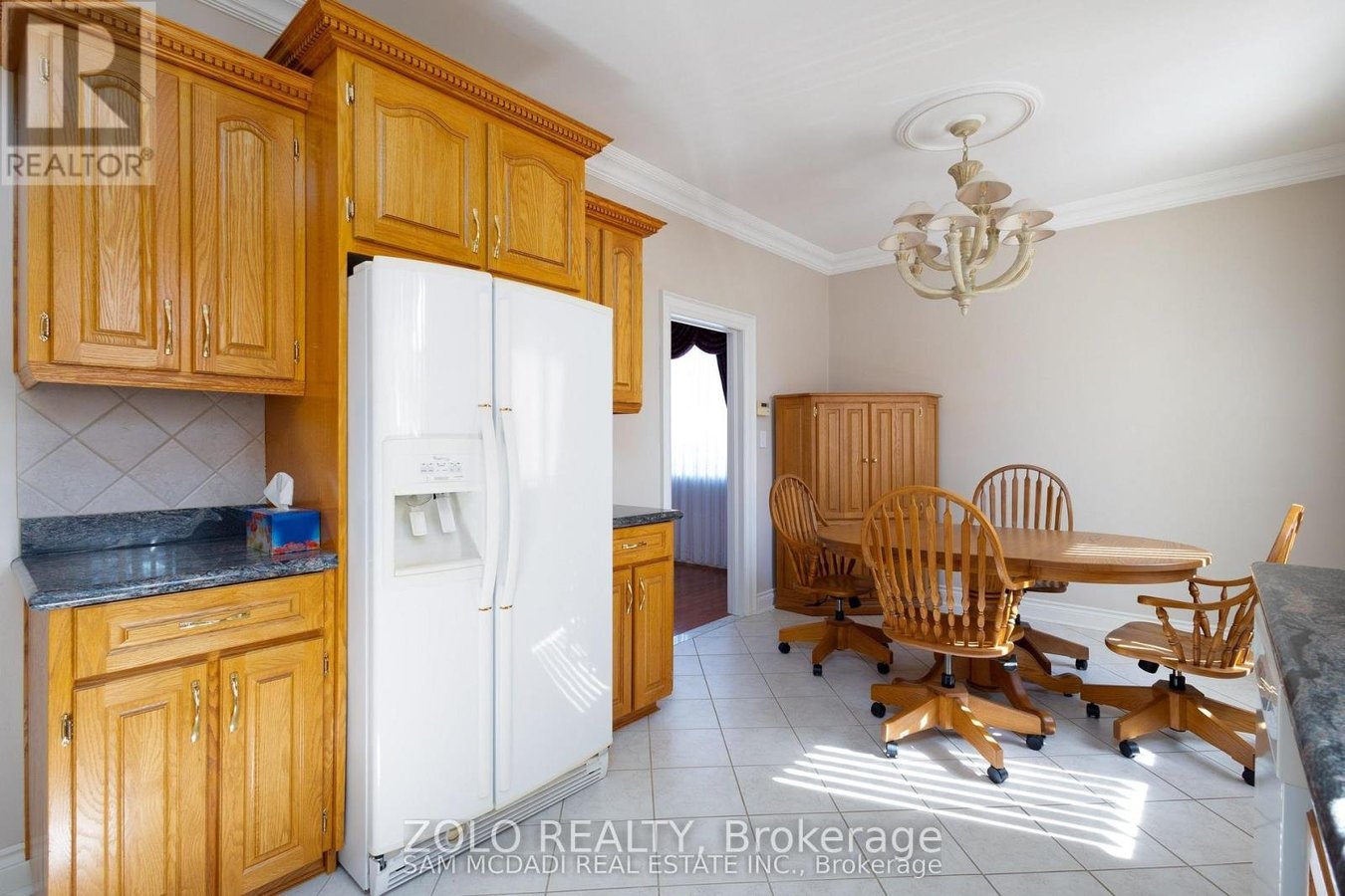 469 EVANS AVENUE - Photo 8