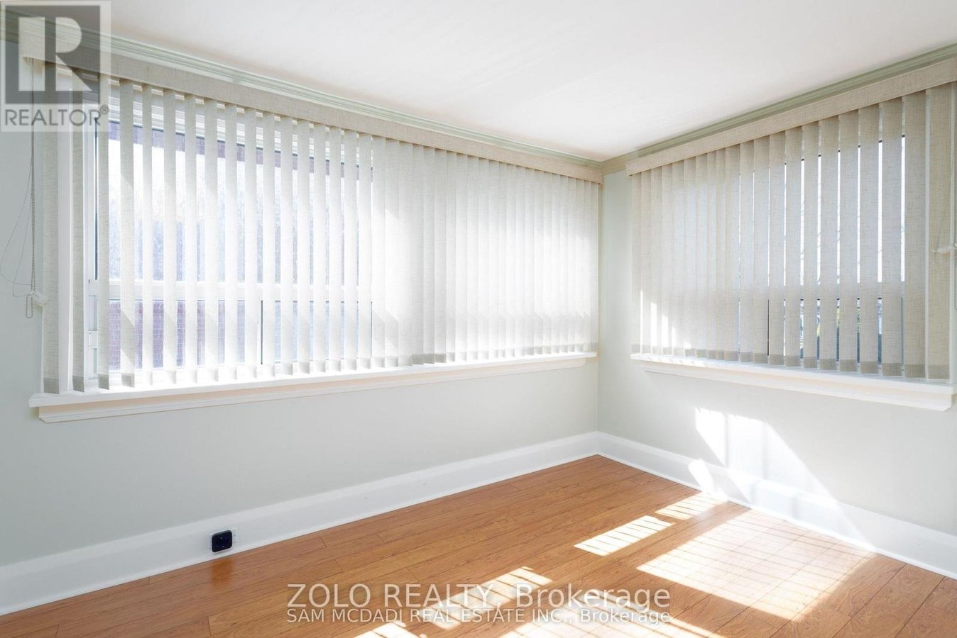 469 EVANS AVENUE - Photo 10