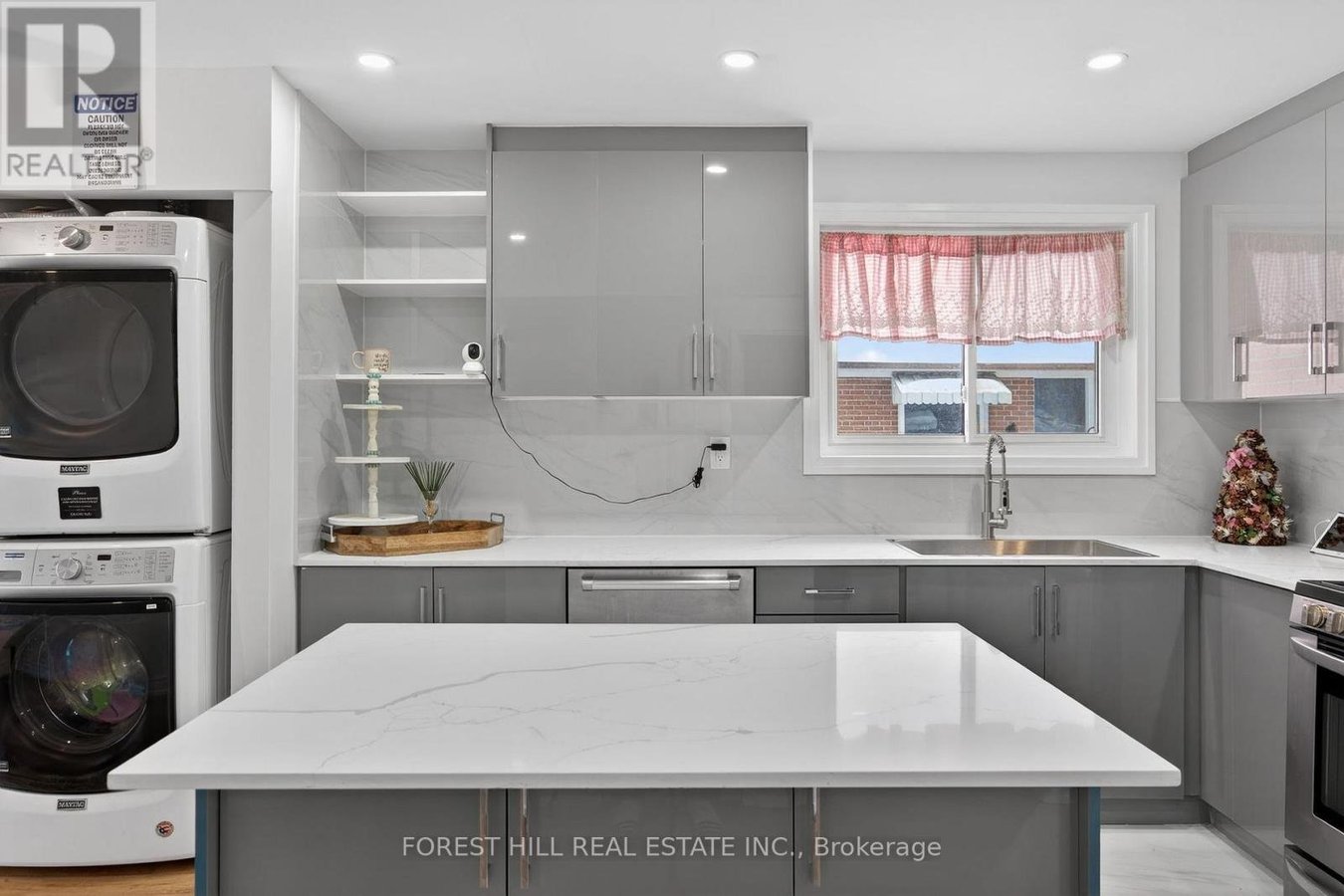 81 TAYSHAM CRESCENT - Photo 6