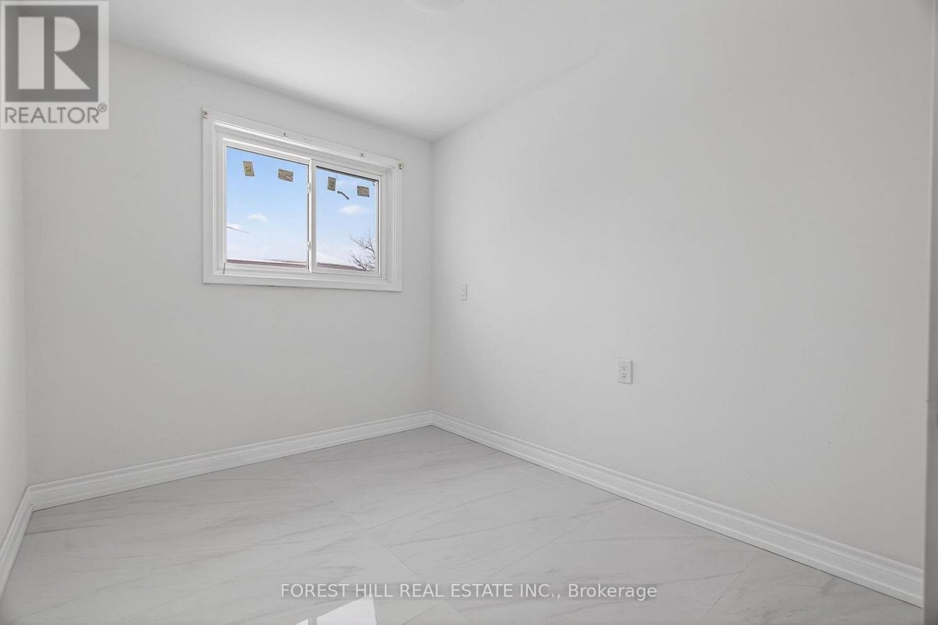 81 TAYSHAM CRESCENT - Photo 22