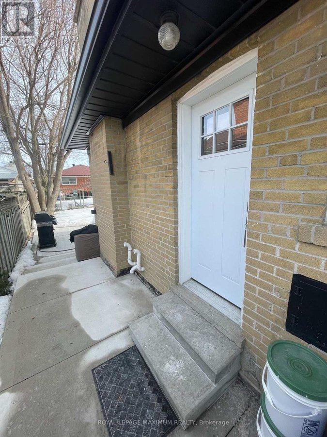 29 PAKENHAM DRIVE - Photo 3