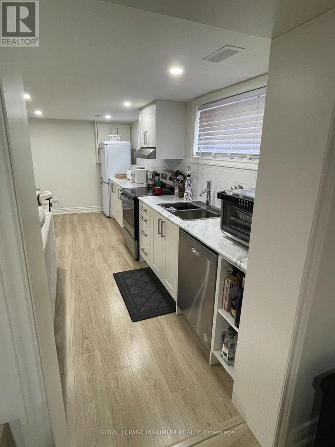 29 PAKENHAM DRIVE - Photo 5