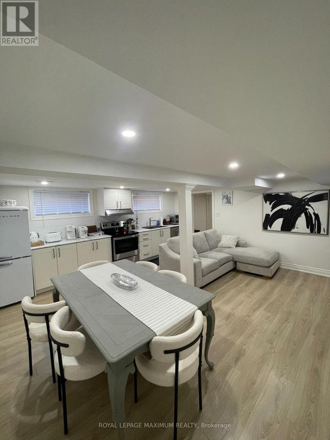 29 PAKENHAM DRIVE - Photo 8