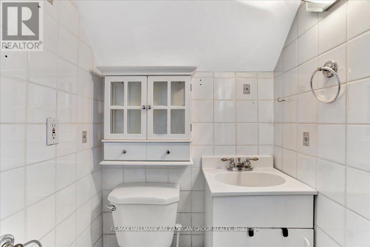 UPPER FL - 138 BOOTH AVENUE - Photo 11