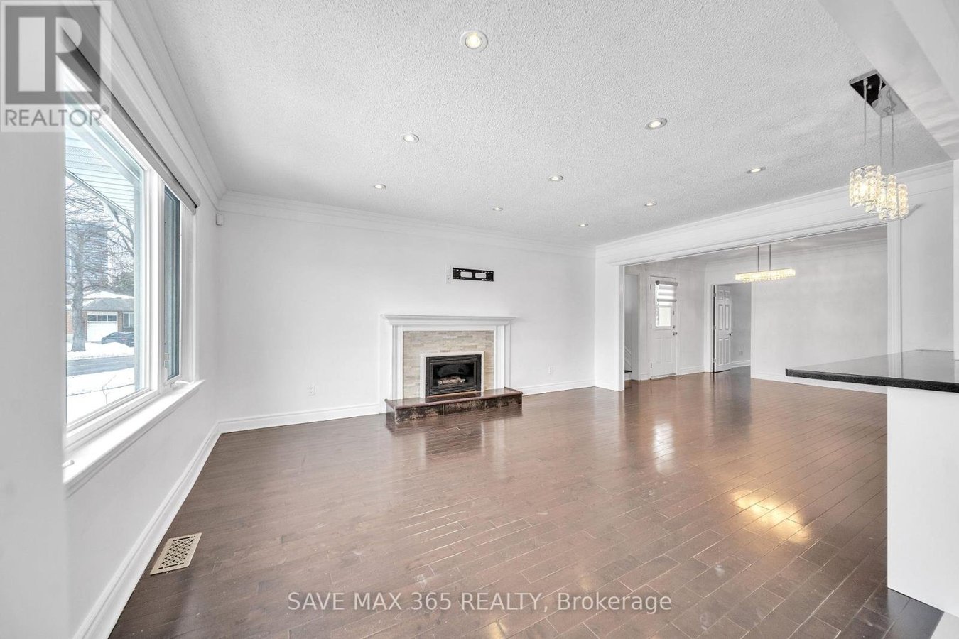 MAIN - 202 RENFORTH DRIVE - Photo 5