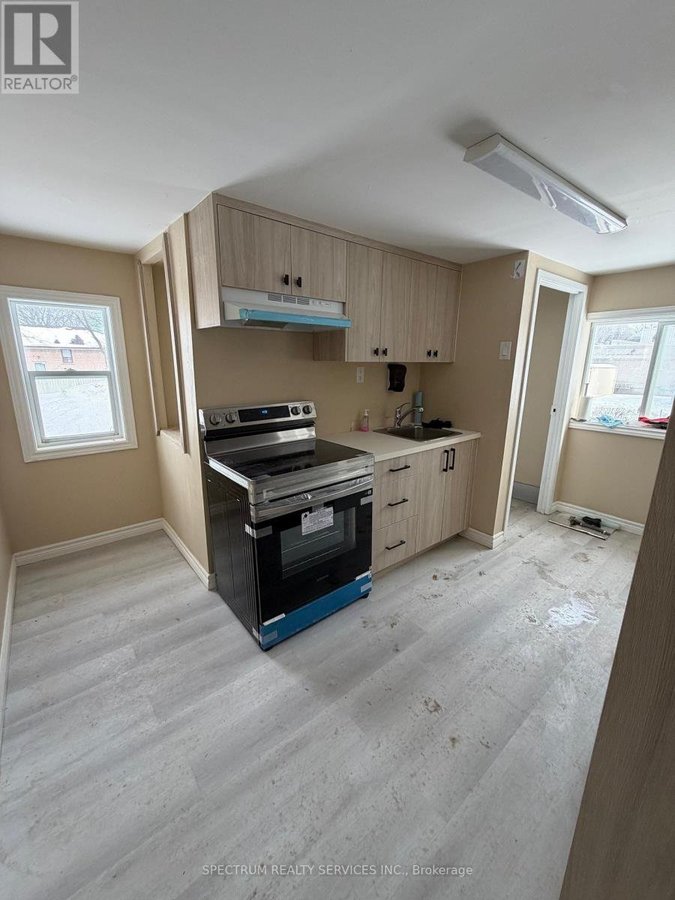 698 SHEPPARD AVENUE W - Photo 6