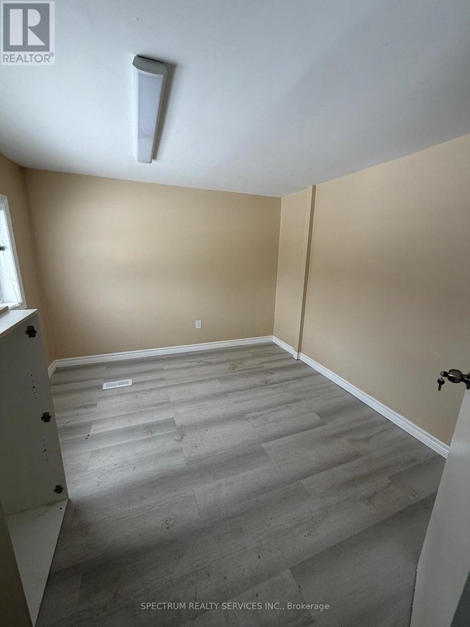 698 SHEPPARD AVENUE W - Photo 10