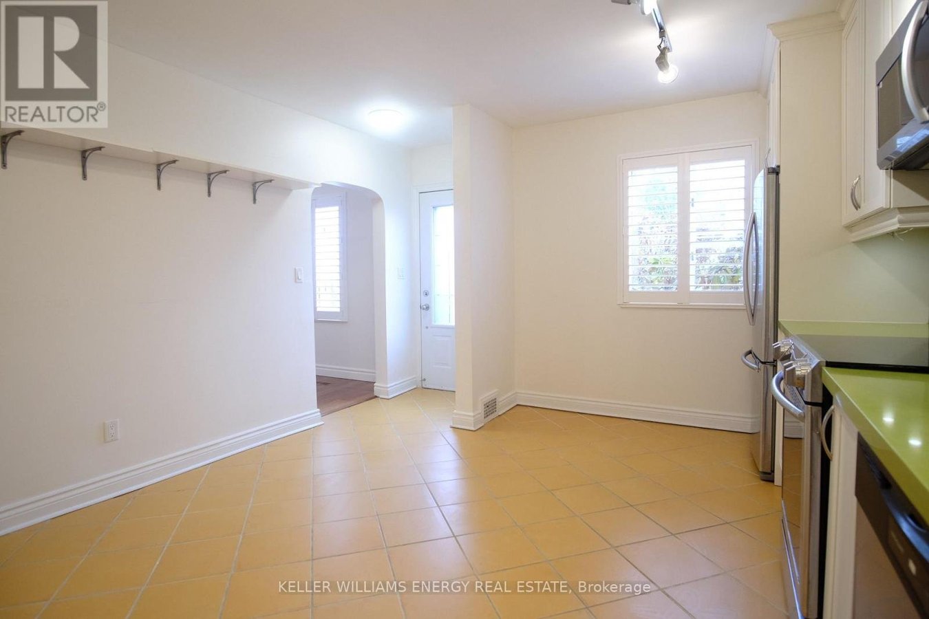8 LYNNDALE ROAD - Photo 5