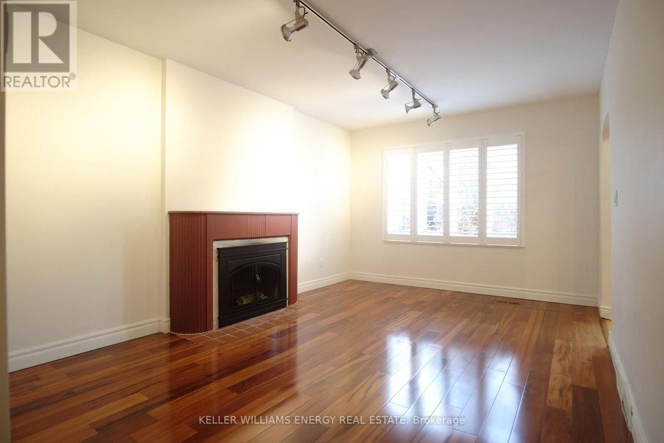 8 LYNNDALE ROAD - Photo 7