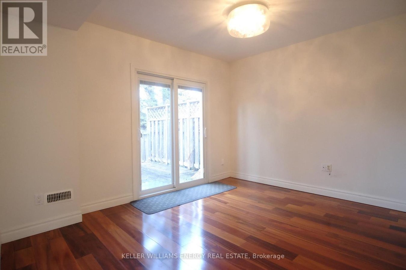 8 LYNNDALE ROAD - Photo 8