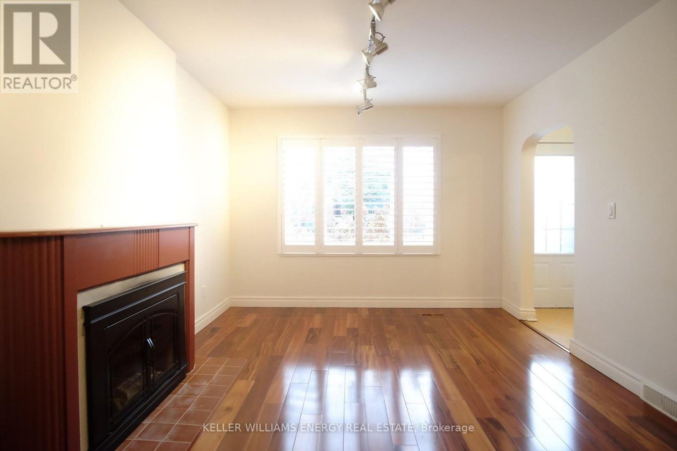 8 LYNNDALE ROAD - Photo 10