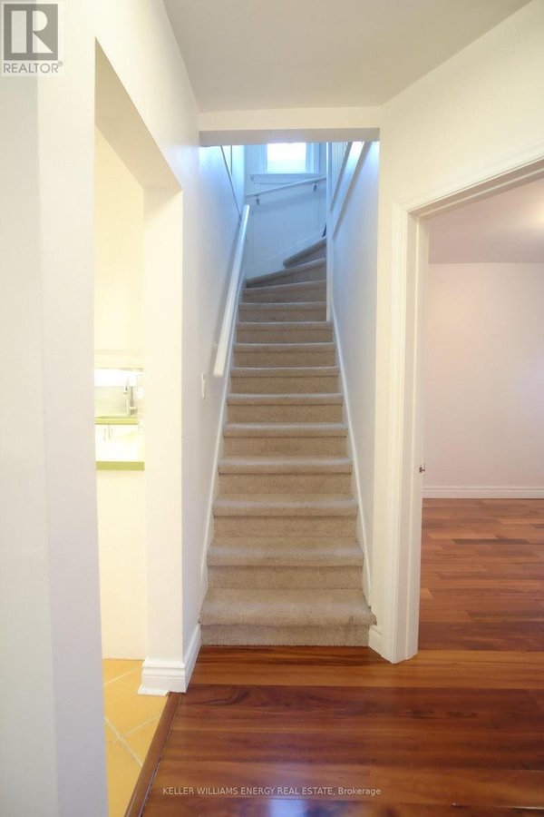 8 LYNNDALE ROAD - Photo 12