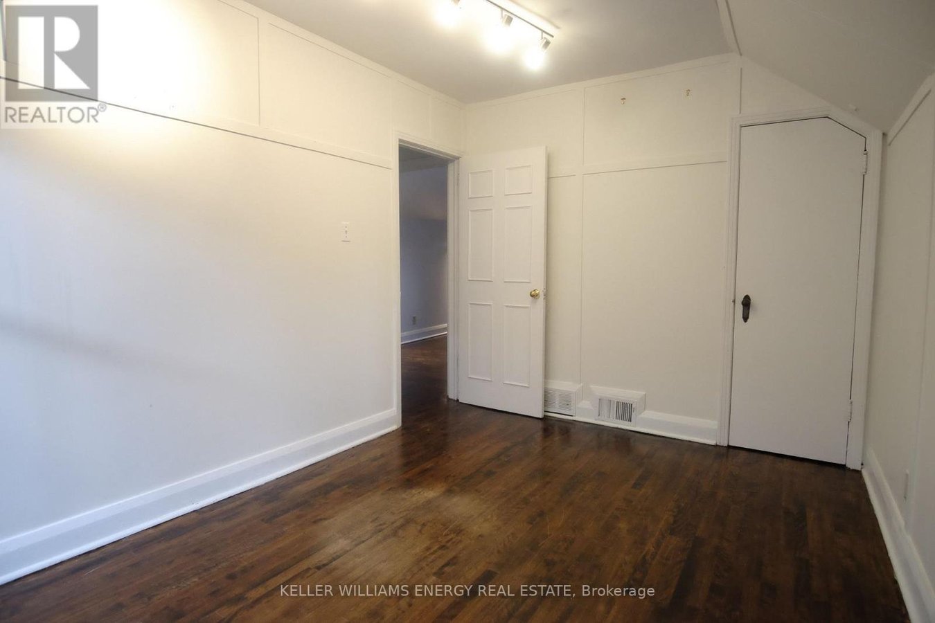 8 LYNNDALE ROAD - Photo 14