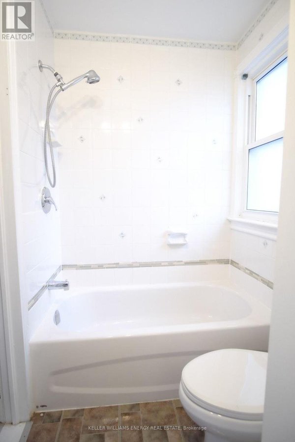 8 LYNNDALE ROAD - Photo 19