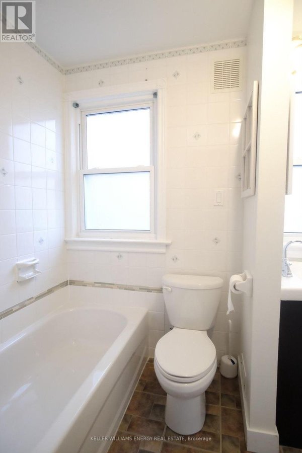 8 LYNNDALE ROAD - Photo 20