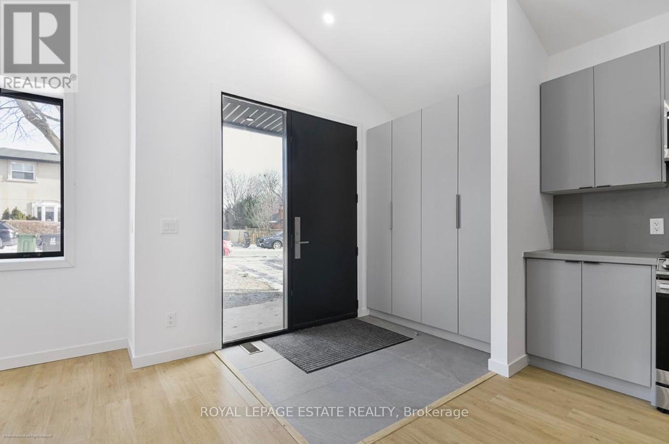 MAIN FLOOR - 506 SCARBOROUGH ROAD - Photo 2