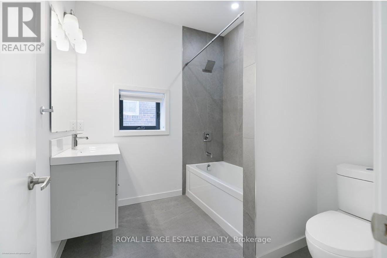 MAIN FLOOR - 506 SCARBOROUGH ROAD - Photo 7
