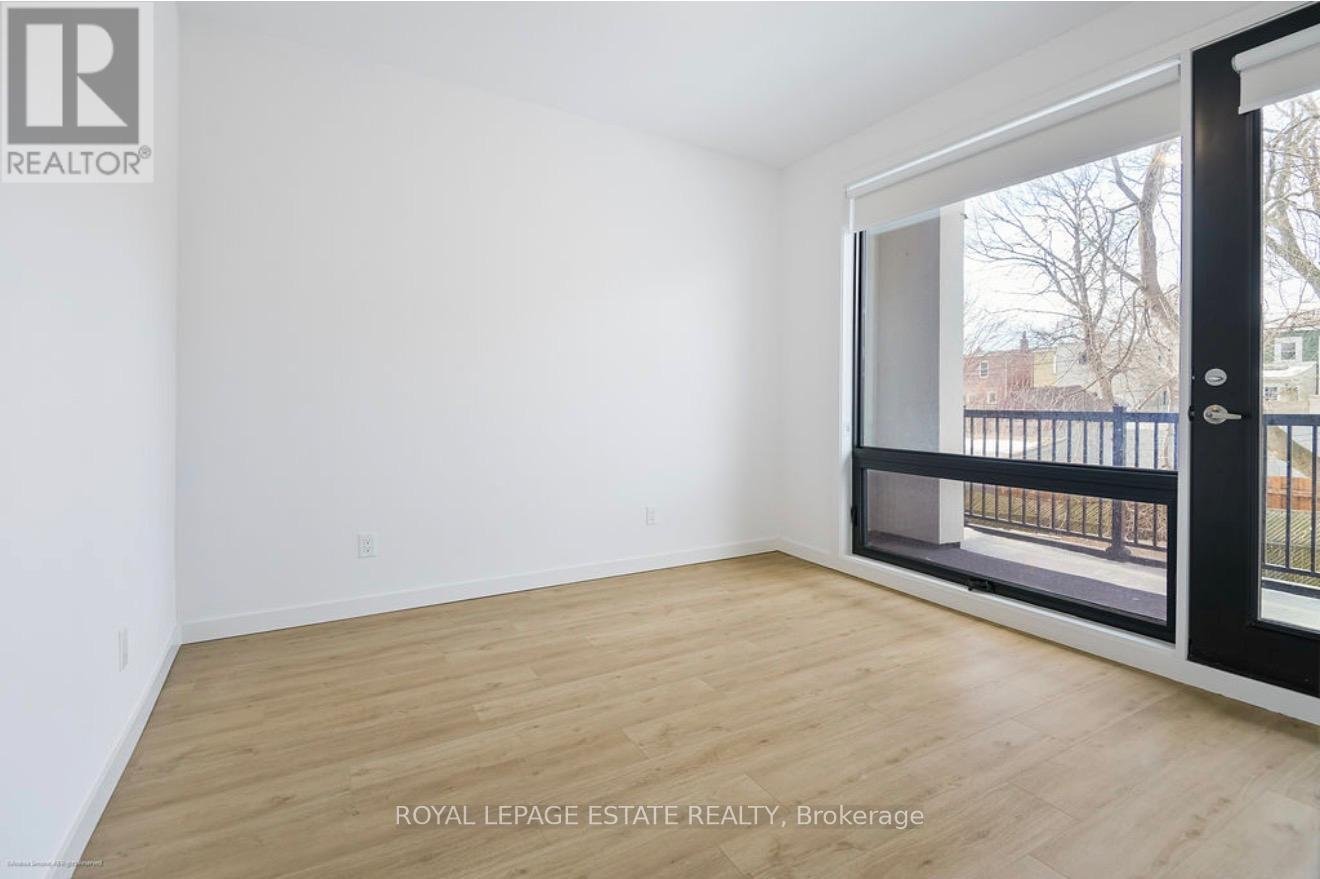 MAIN FLOOR - 506 SCARBOROUGH ROAD - Photo 9