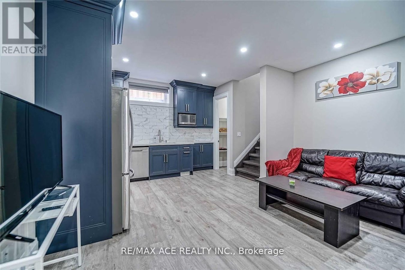 BSMT - 19 IVANHOE COURT - Photo 2