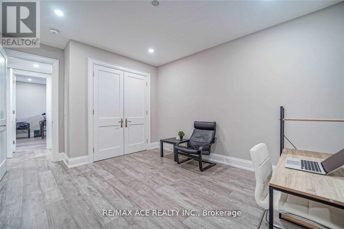 BSMT - 19 IVANHOE COURT - Photo 4