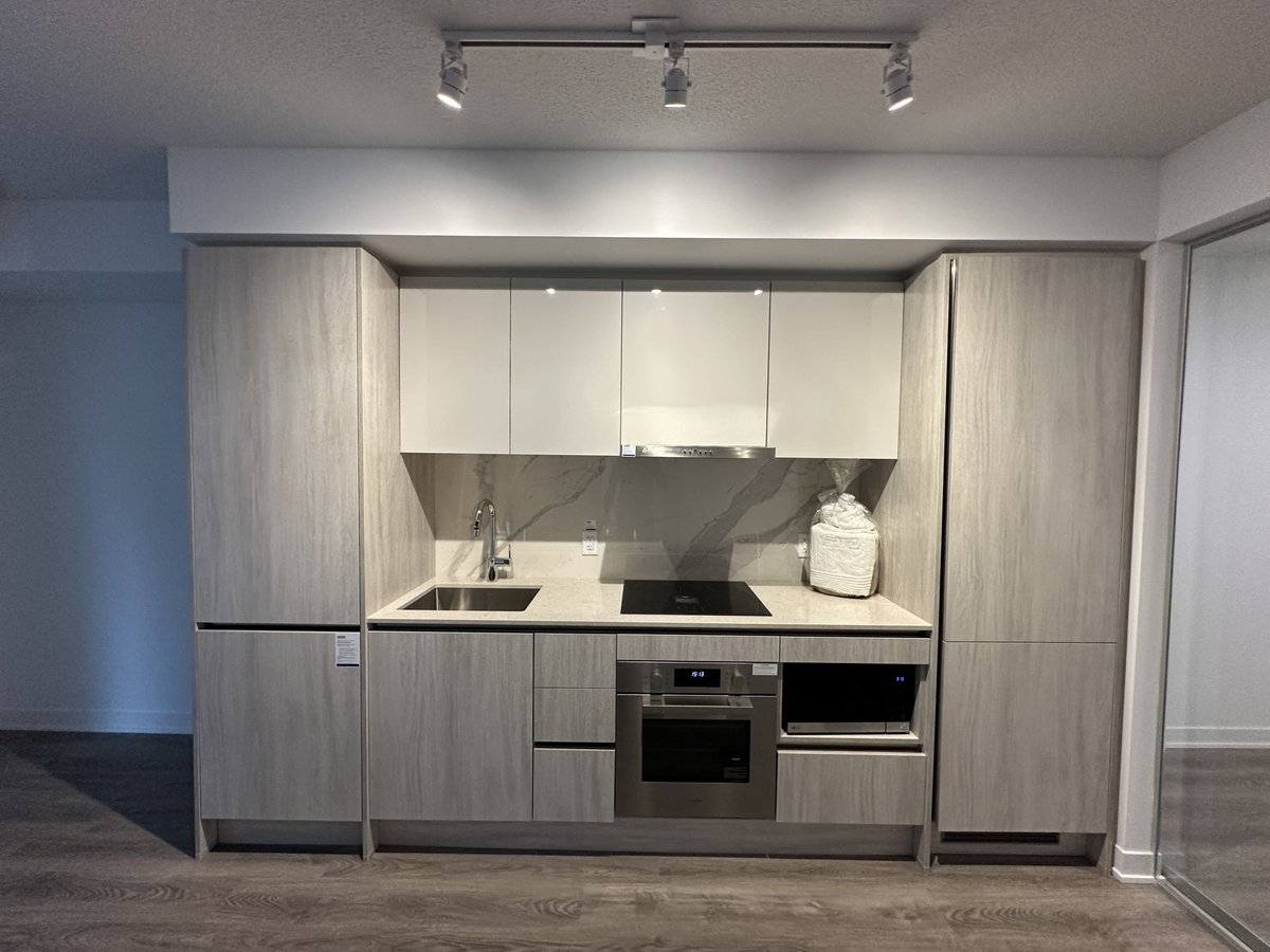 180 Front Street East - Photo 12