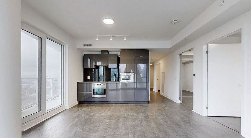 230 Simcoe Street - Photo 3