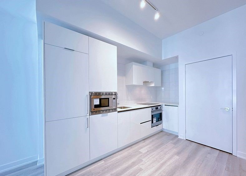 230 Simcoe Street - Photo 16