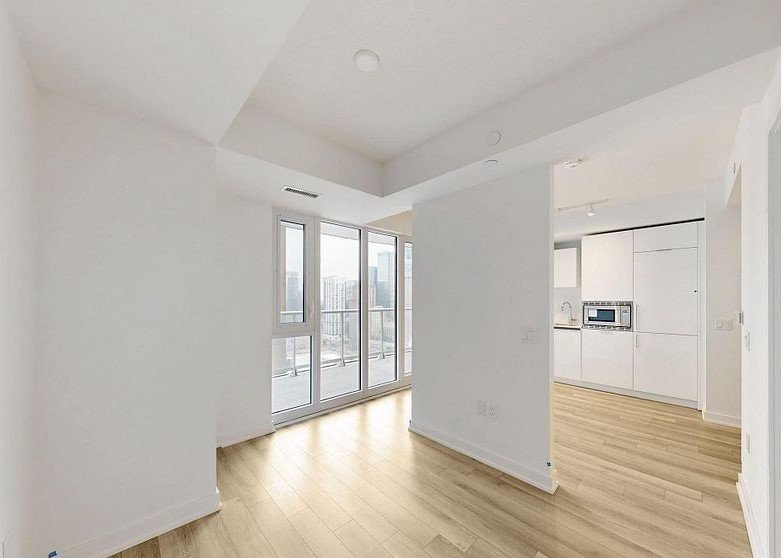 230 Simcoe Street - Photo 9