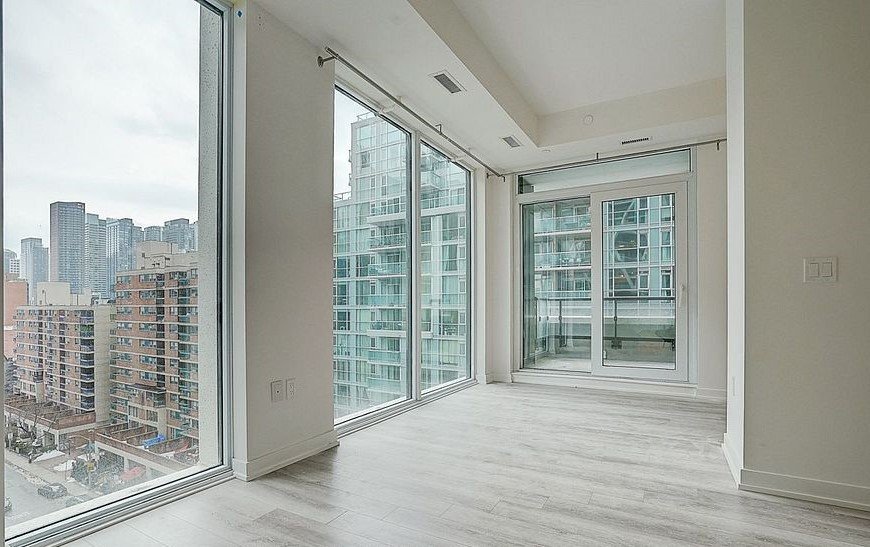 230 Simcoe Street - Photo 23