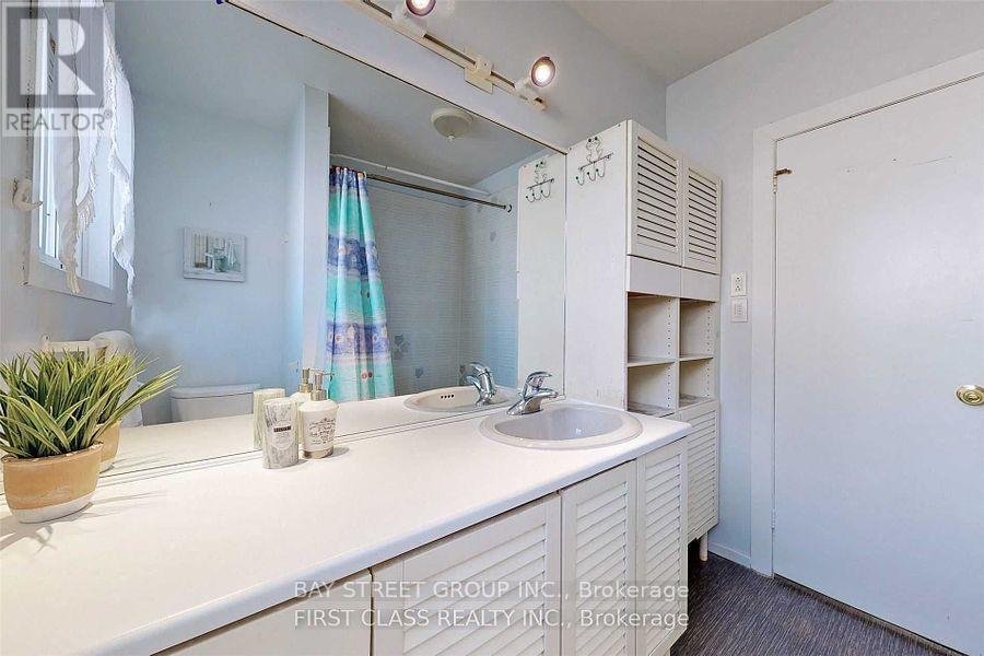 UPPER - 110 ACTON AVENUE - Photo 8