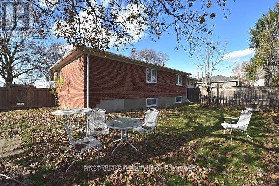 UPPER - 110 ACTON AVENUE - Photo 12