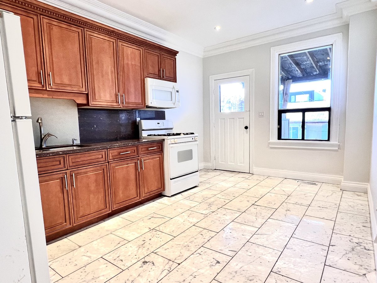 1149 Dufferin Street - Photo 8