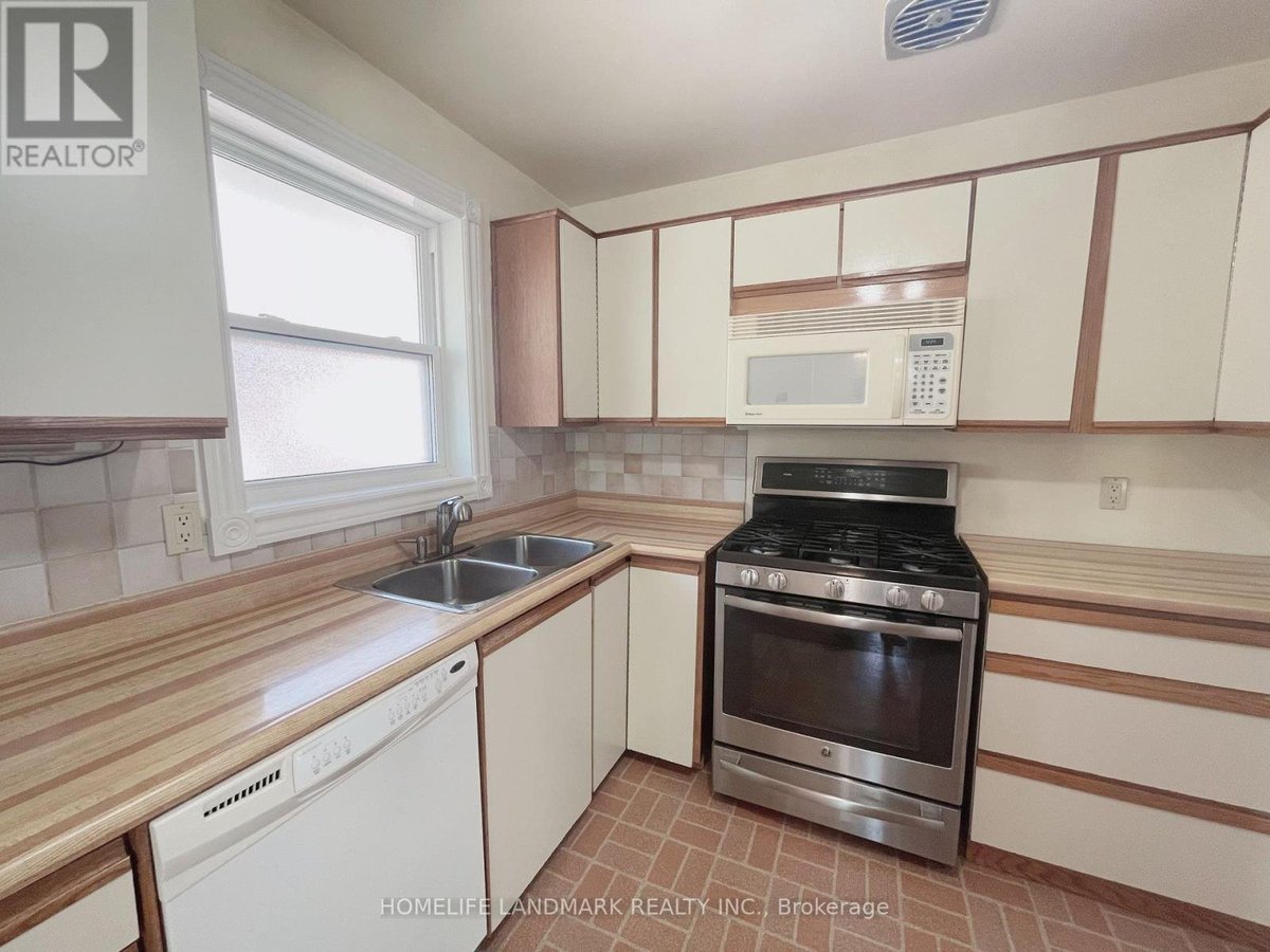 79 MILFORD HAVEN DRIVE - Photo 3
