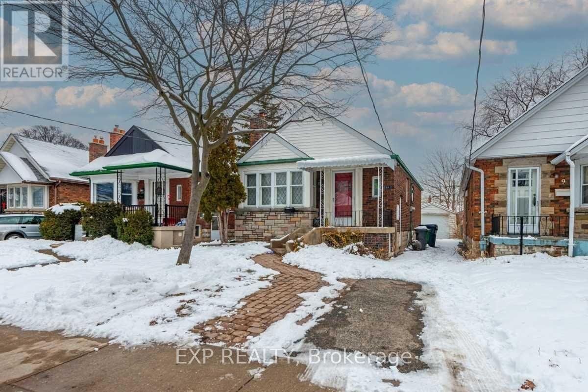 11 FAIRSIDE AVENUE - Photo 1