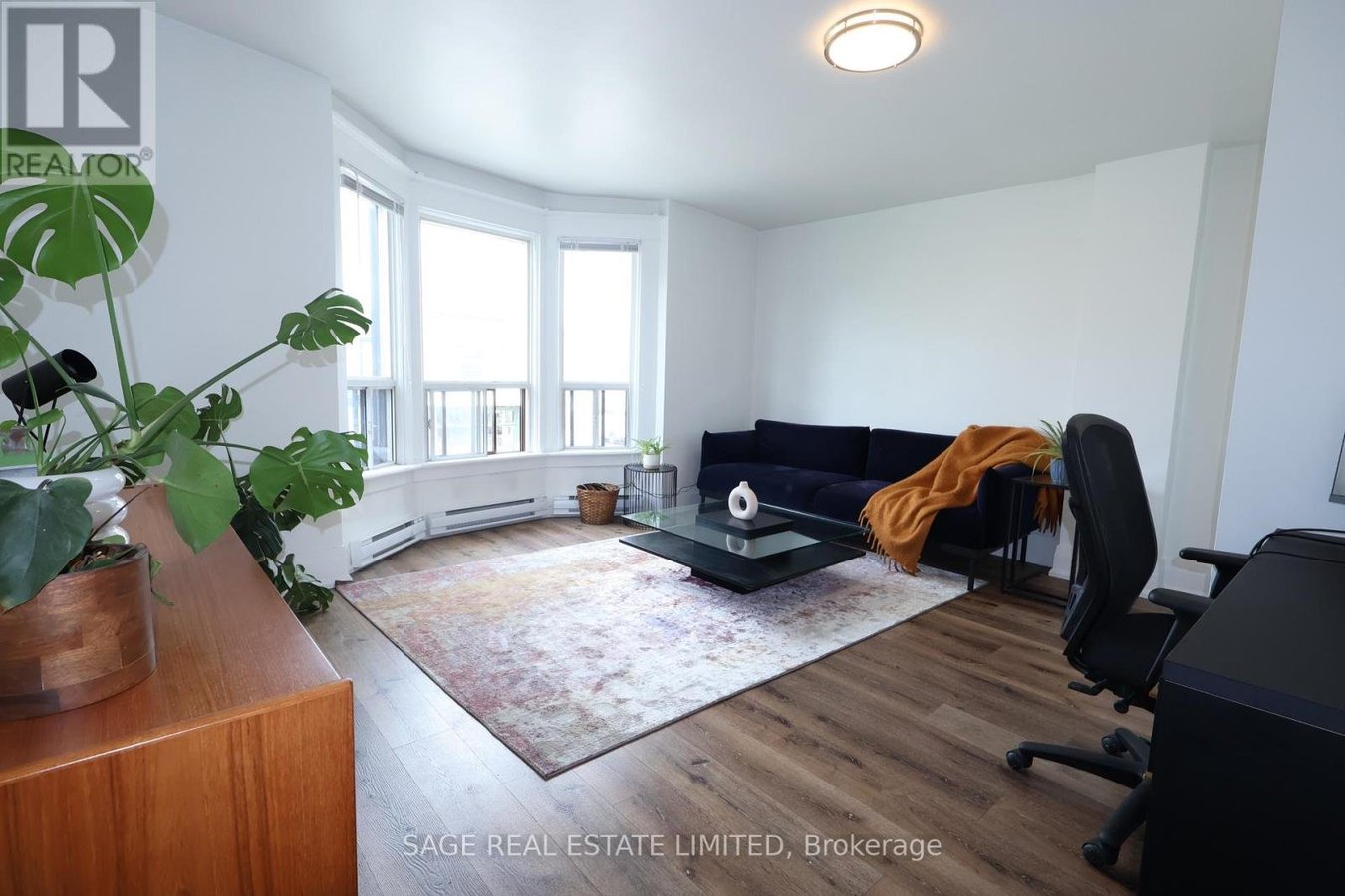 1639 DUPONT STREET - Photo 2
