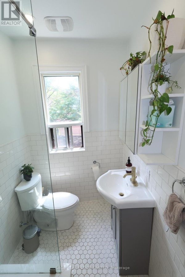 1639 DUPONT STREET - Photo 14
