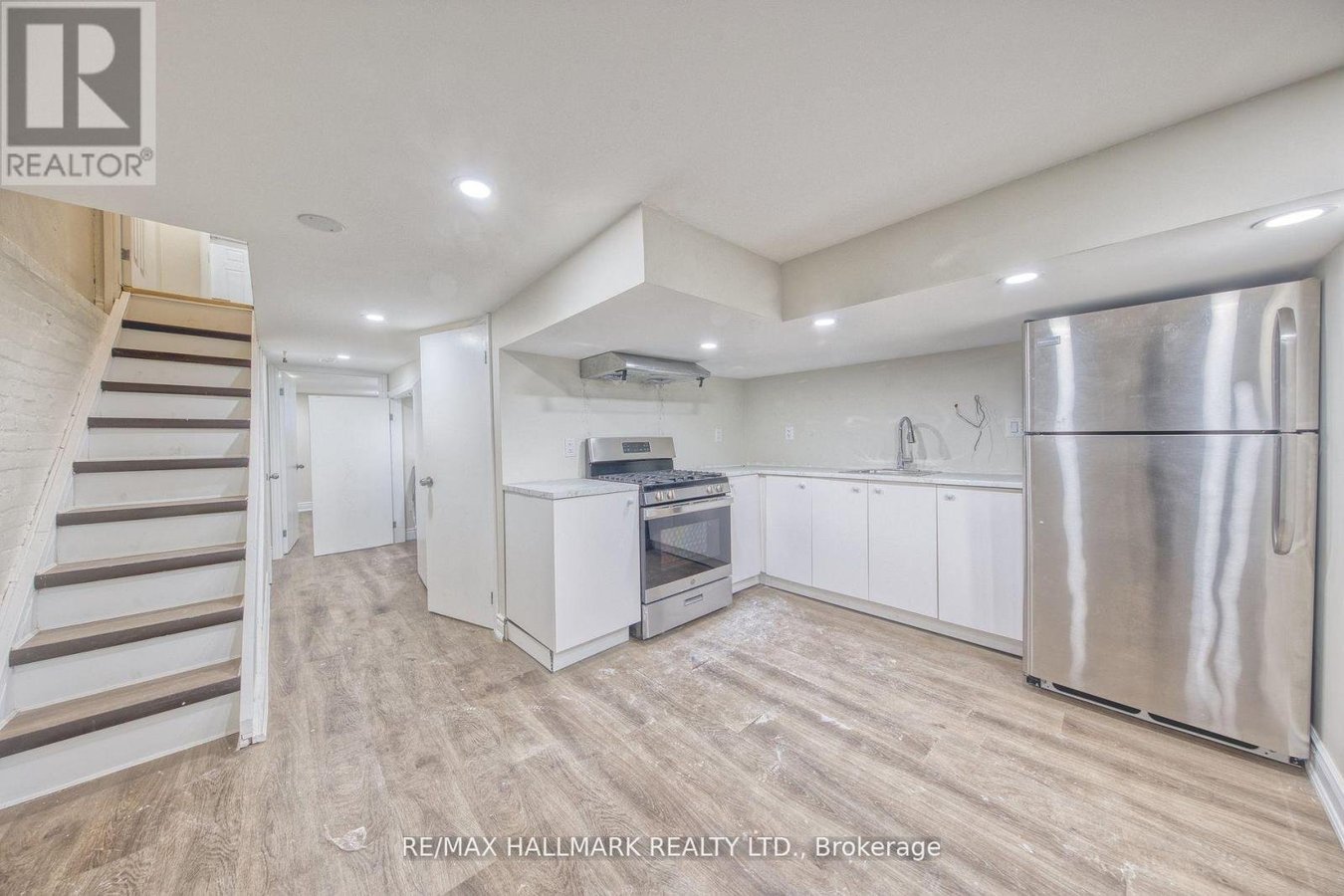 BSMT - 46 SPRINGHURST AVENUE - Photo 1