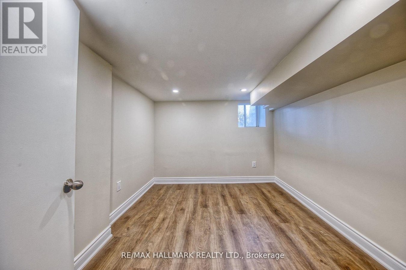 BSMT - 46 SPRINGHURST AVENUE - Photo 3