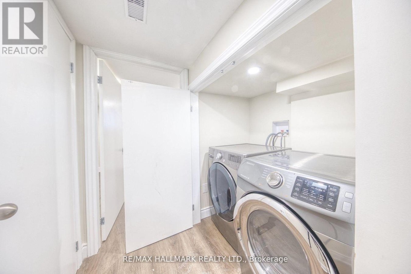 BSMT - 46 SPRINGHURST AVENUE - Photo 4