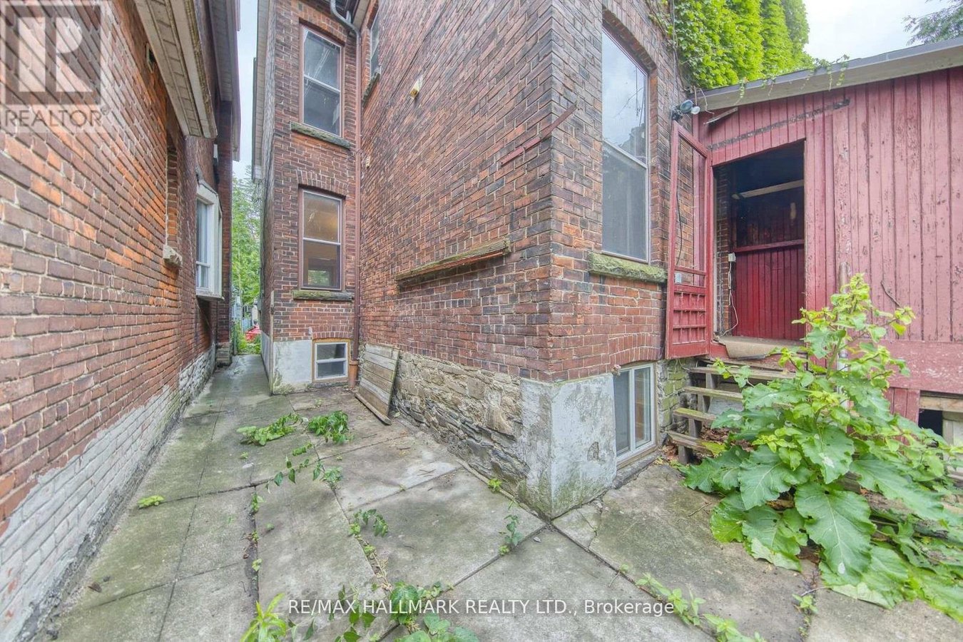 BSMT - 46 SPRINGHURST AVENUE - Photo 9
