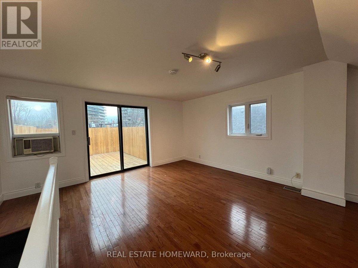 UPPER - 220 PAPE AVENUE - Photo 5