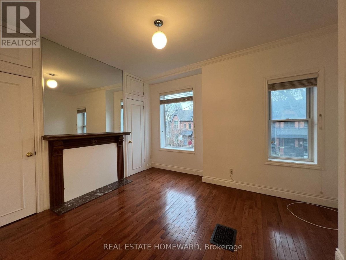 UPPER - 220 PAPE AVENUE - Photo 8